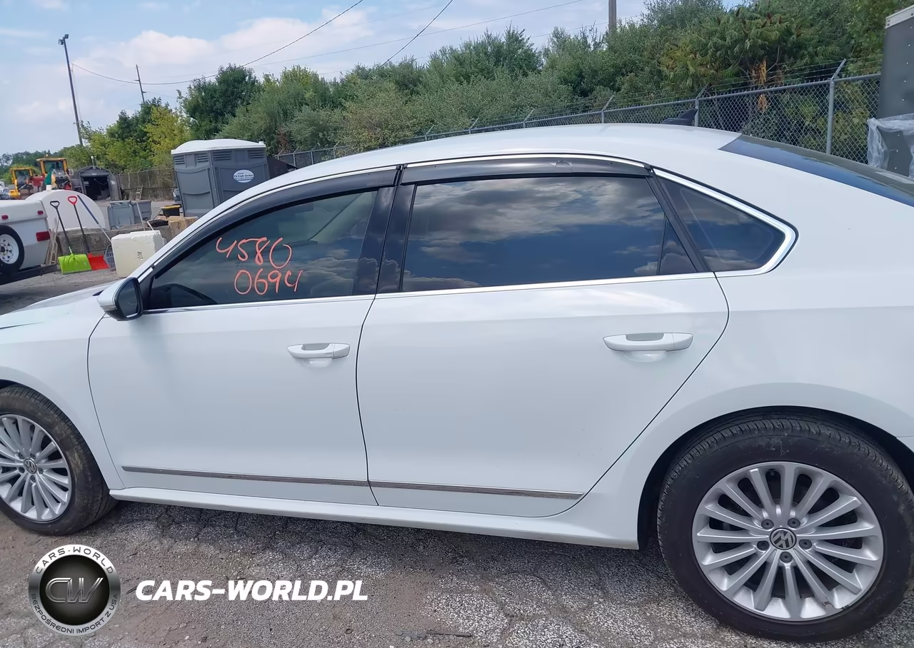 2017 Volkswagen Passat 1.8T Se VIN:1VWBT7A32HC063982 - 14