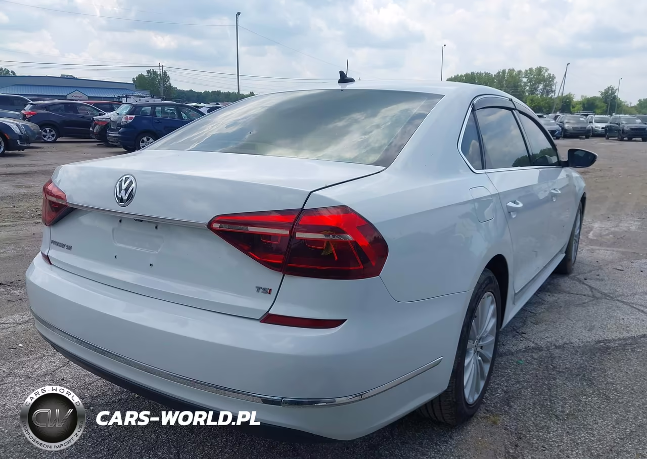 2017 Volkswagen Passat 1.8T Se VIN:1VWBT7A32HC063982 - 4