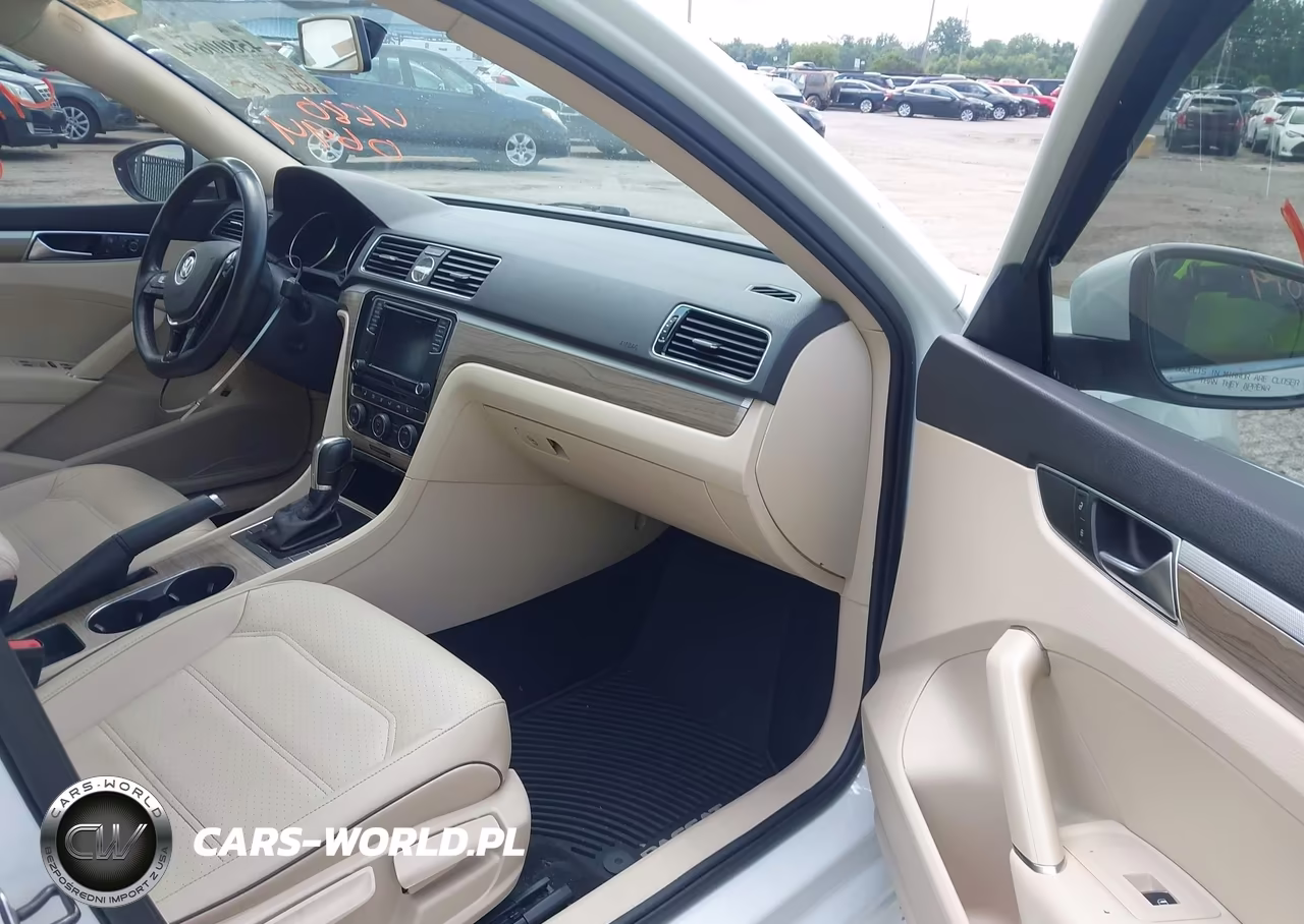 2017 Volkswagen Passat 1.8T Se VIN:1VWBT7A32HC063982 - 5