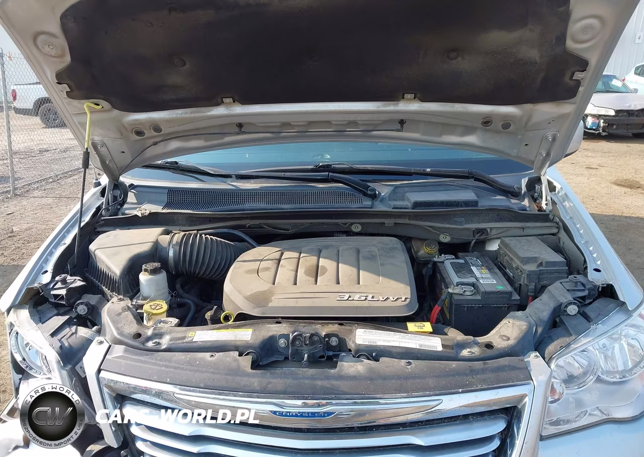 2012 Chrysler Town & Country Touring VIN:2C4RC1BG7CR344496 - 10