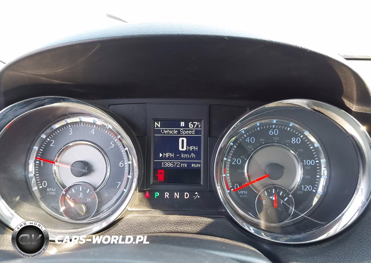 2012 Chrysler Town & Country Touring VIN:2C4RC1BG7CR344496 - 7