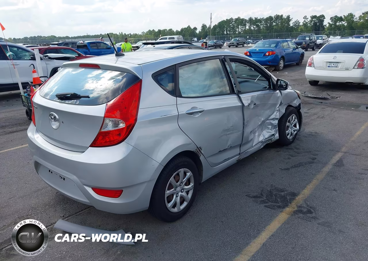 2012 Hyundai Accent Gs VIN:KMHCT5AEXCU057617 - 4