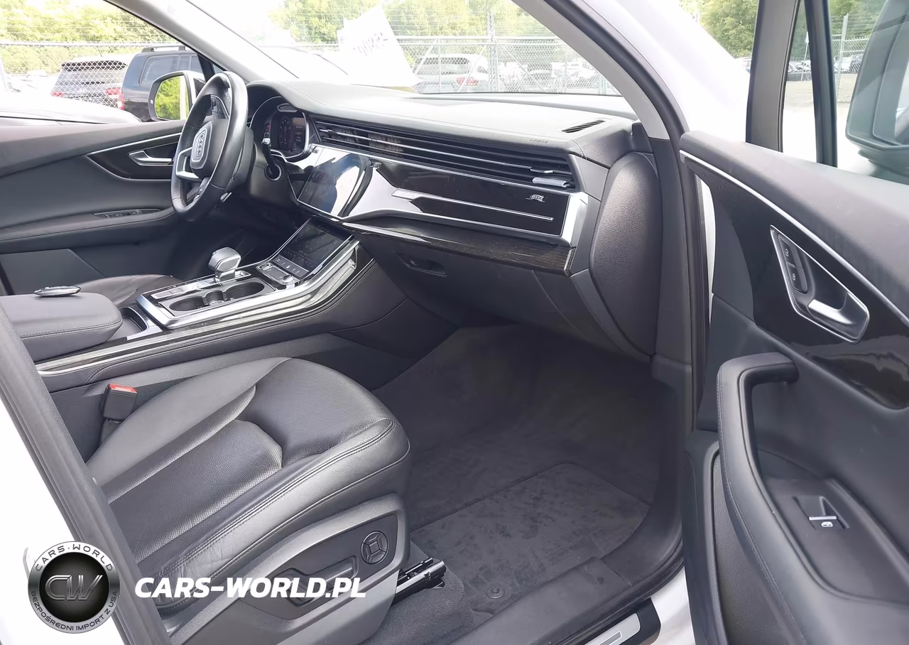 2023 Audi Q7 Premium Plus VIN:WA1LXBF75PD015051 - 5