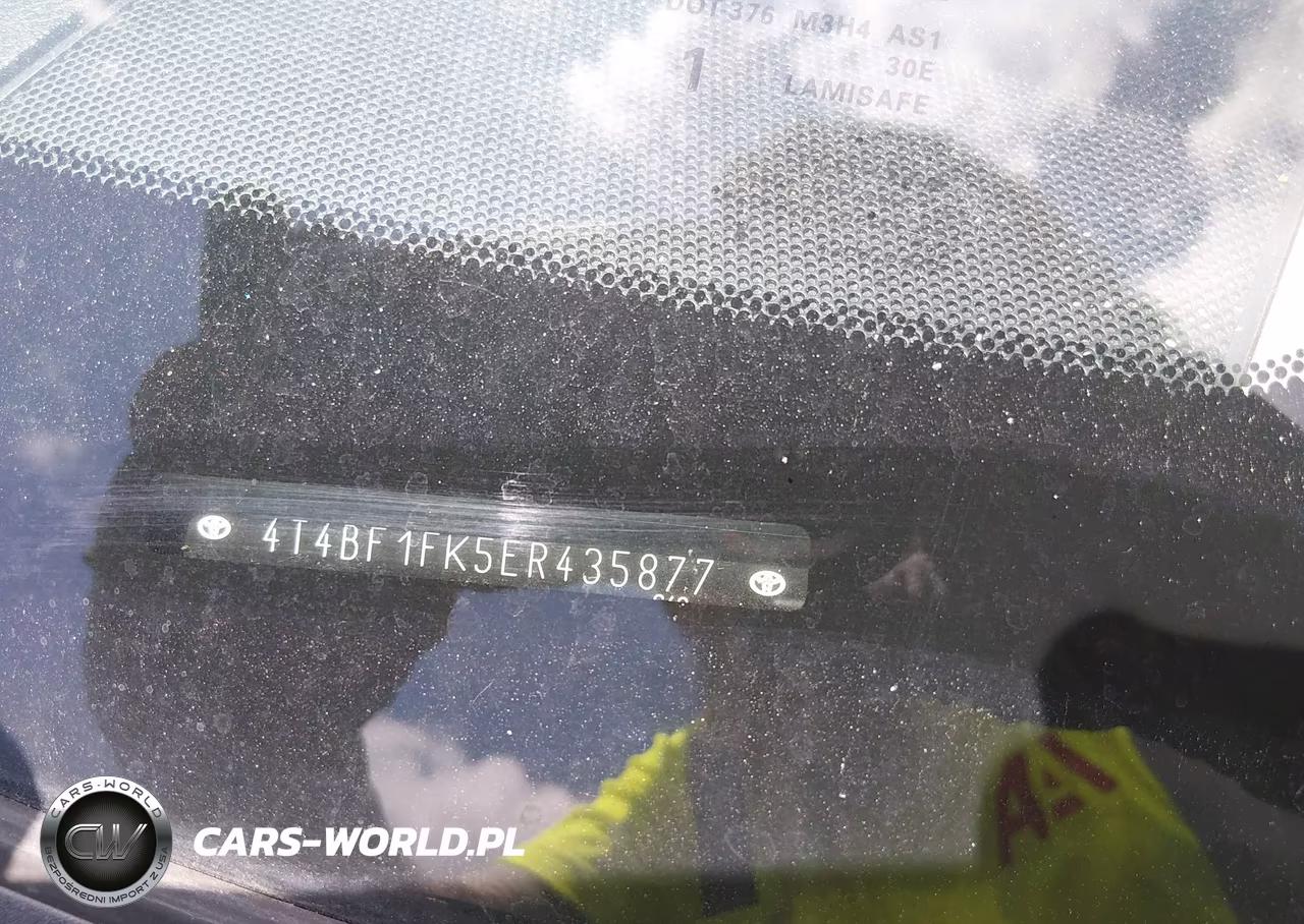 2014 Toyota Camry L VIN:4T4BF1FK5ER435877 - 18