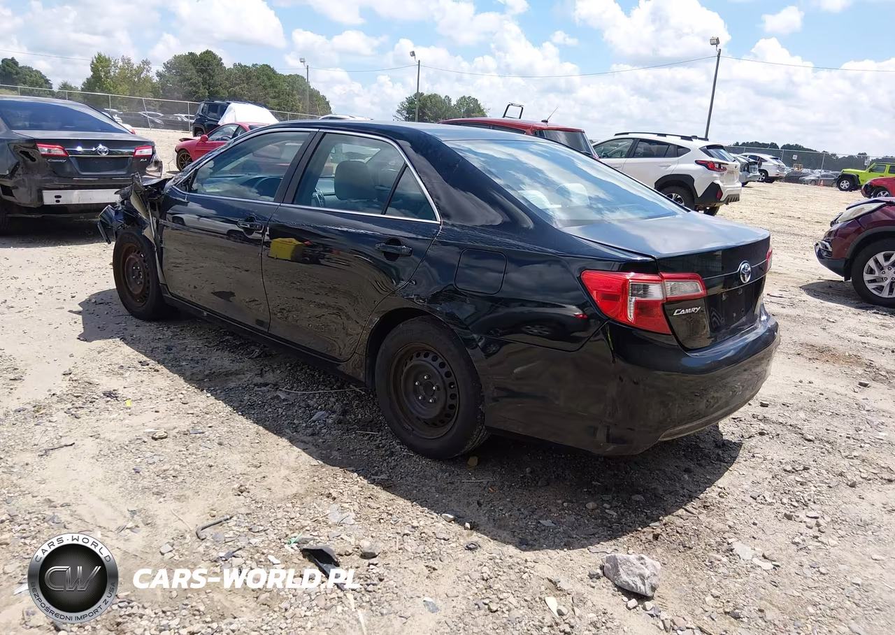 2014 Toyota Camry L VIN:4T4BF1FK5ER435877 - 3