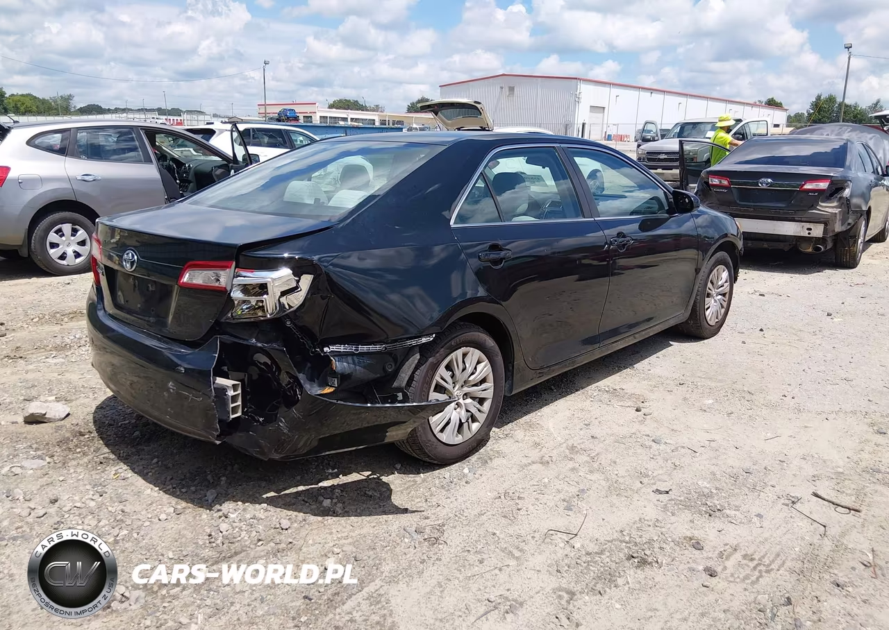 2014 Toyota Camry L VIN:4T4BF1FK5ER435877 - 4