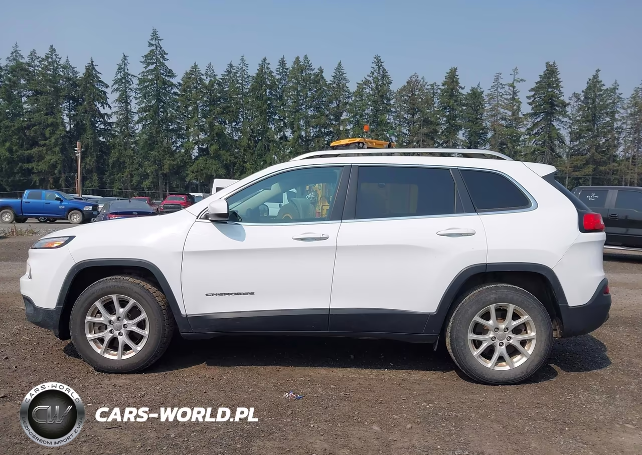 2018 Jeep Cherokee Latitude 4X4 VIN:1C4PJMCB7JD528595 - 14