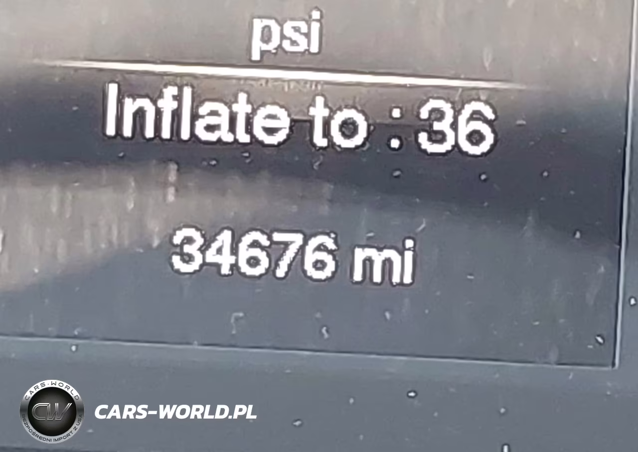 2018 Jeep Cherokee Latitude 4X4 VIN:1C4PJMCB7JD528595 - 15