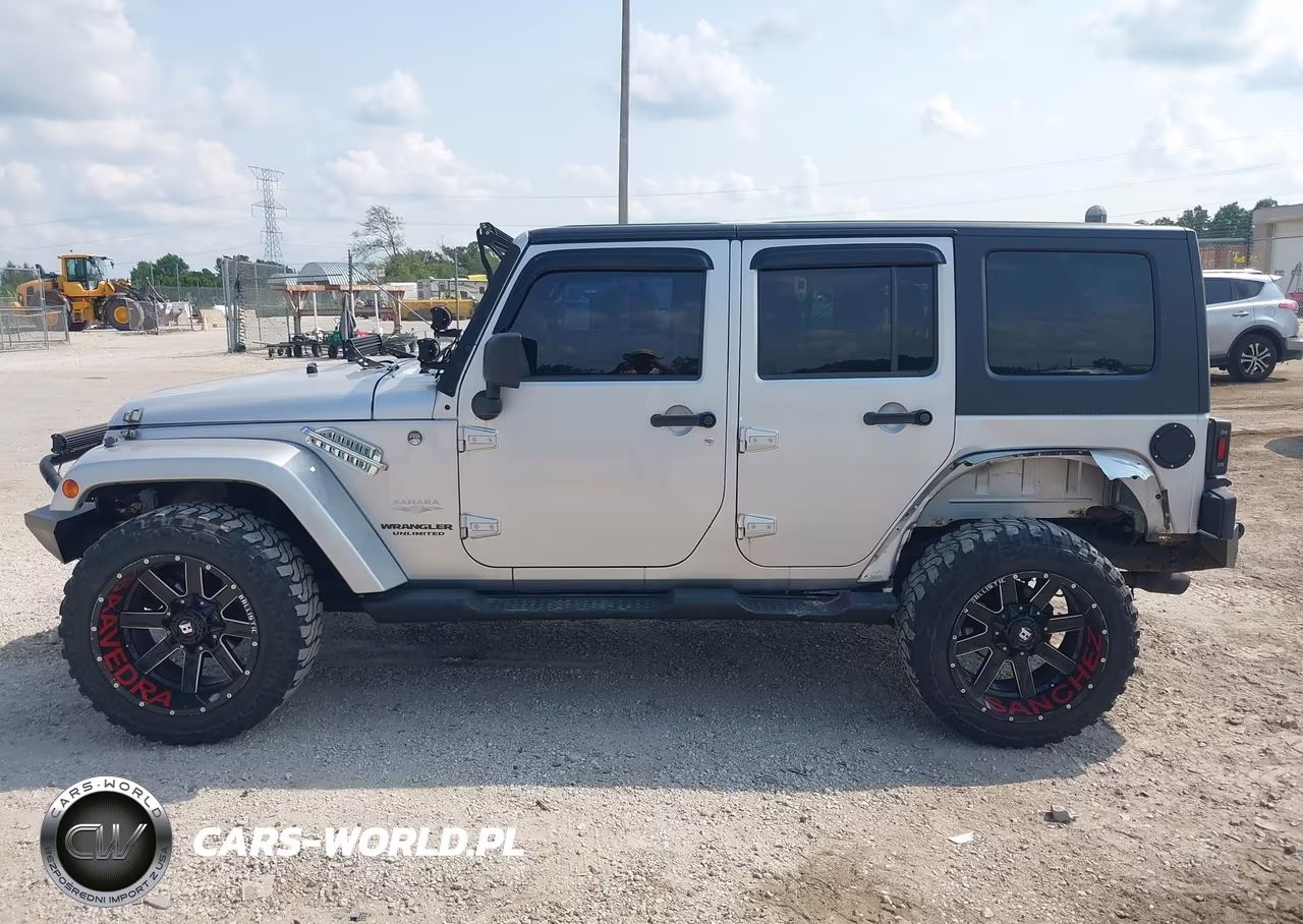 2010 Jeep Wrangler Unlimited Sahara VIN:1J4BA5H13AL123284 - 14