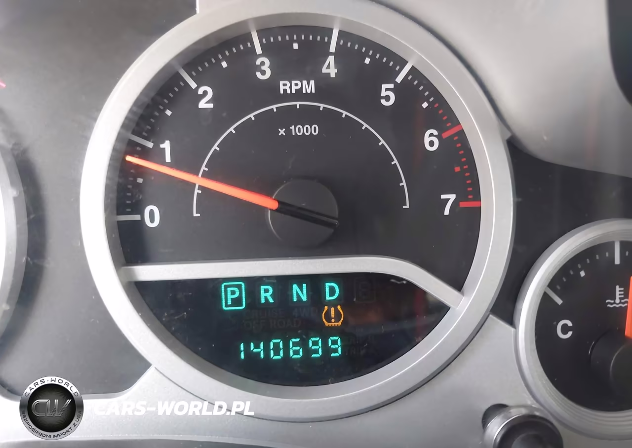 2010 Jeep Wrangler Unlimited Sahara VIN:1J4BA5H13AL123284 - 15