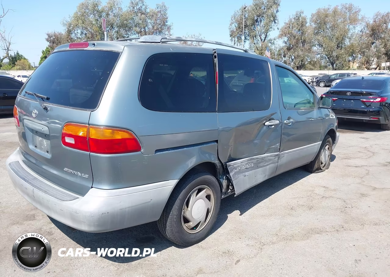 1999 Toyota Sienna Le VIN:4T3ZF13C5XU127396 - 4