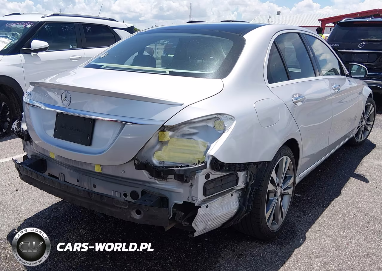 2016 Mercedes-Benz C 300 VIN:55SWF4JB6GU171779 - 4