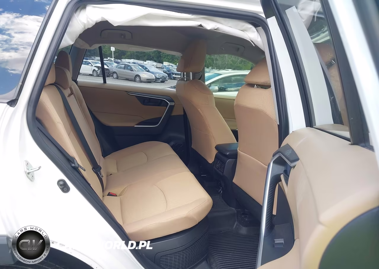 2023 Toyota Rav4 Hybrid Le VIN:JTMLWRFVXPD206125 - 8