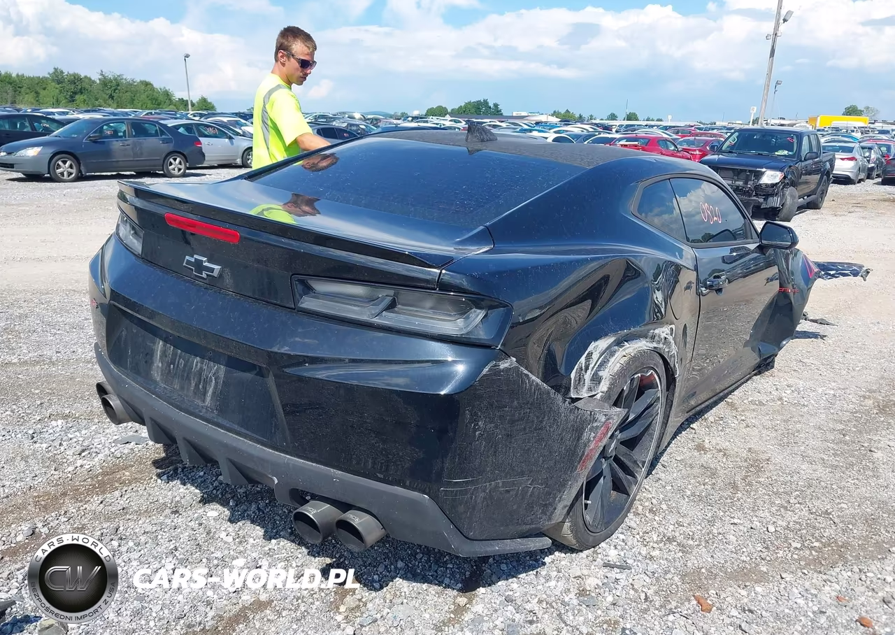 2018 Chevrolet Camaro 1Lt VIN:1G1FB1RS3J0120240 - 4