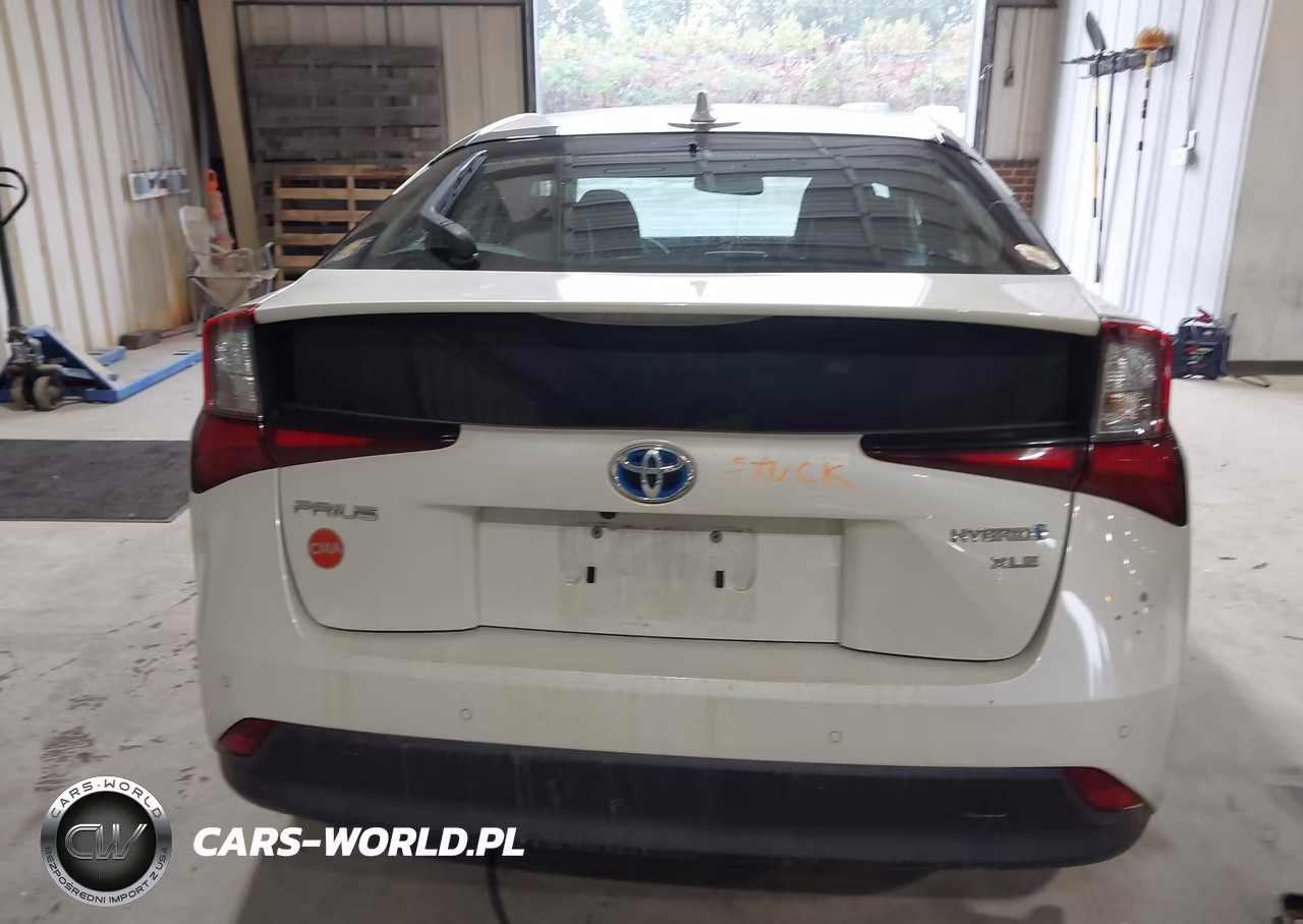 2020 Toyota Prius Xle VIN:JTDKARFU4L3120181 - 16