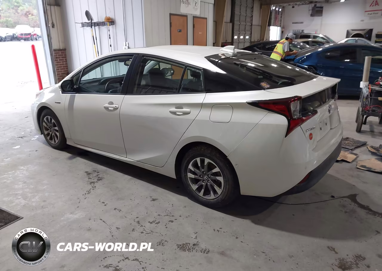 2020 Toyota Prius Xle VIN:JTDKARFU4L3120181 - 3