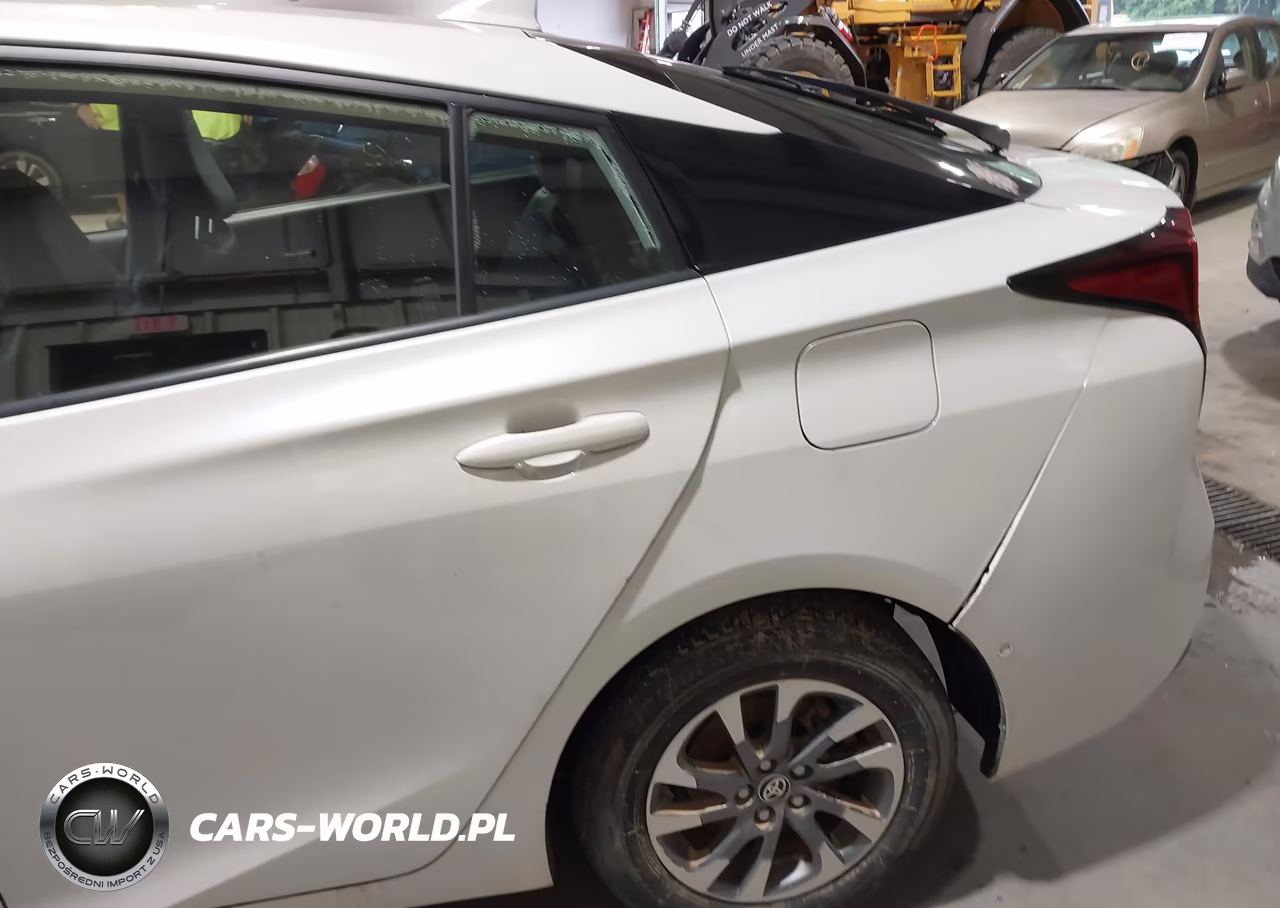 2020 Toyota Prius Xle VIN:JTDKARFU4L3120181 - 6