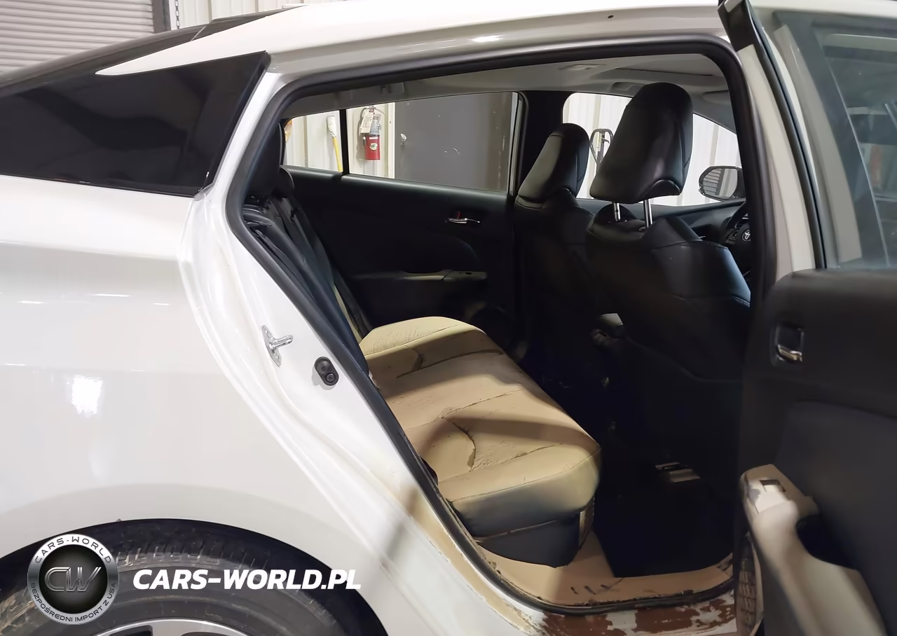 2020 Toyota Prius Xle VIN:JTDKARFU4L3120181 - 8