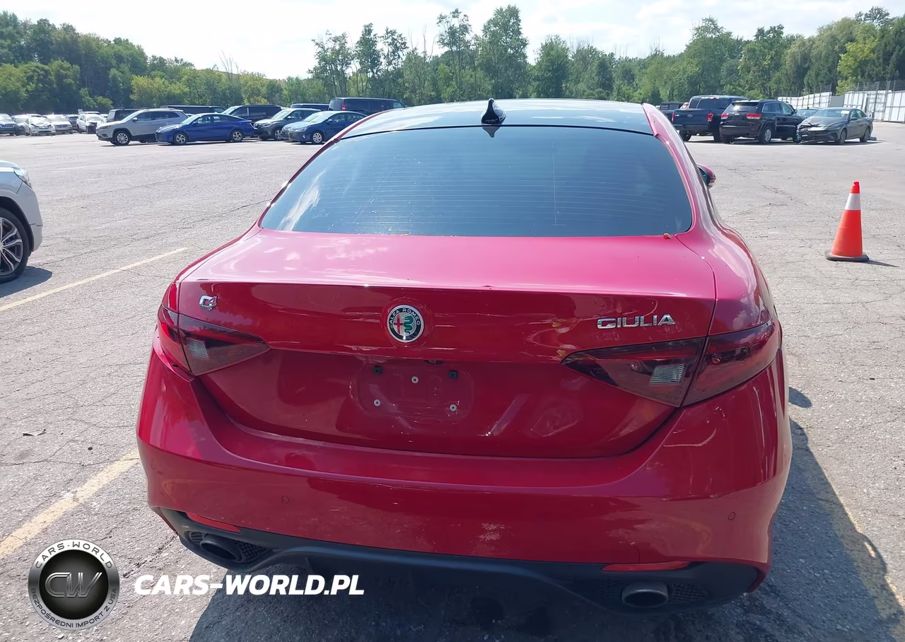2018 Alfa Romeo Giulia Ti Sport Awd VIN:ZARFAEEN1J7582486 - 16