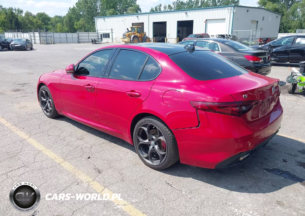2018 Alfa Romeo Giulia Ti Sport Awd VIN:ZARFAEEN1J7582486 - 3
