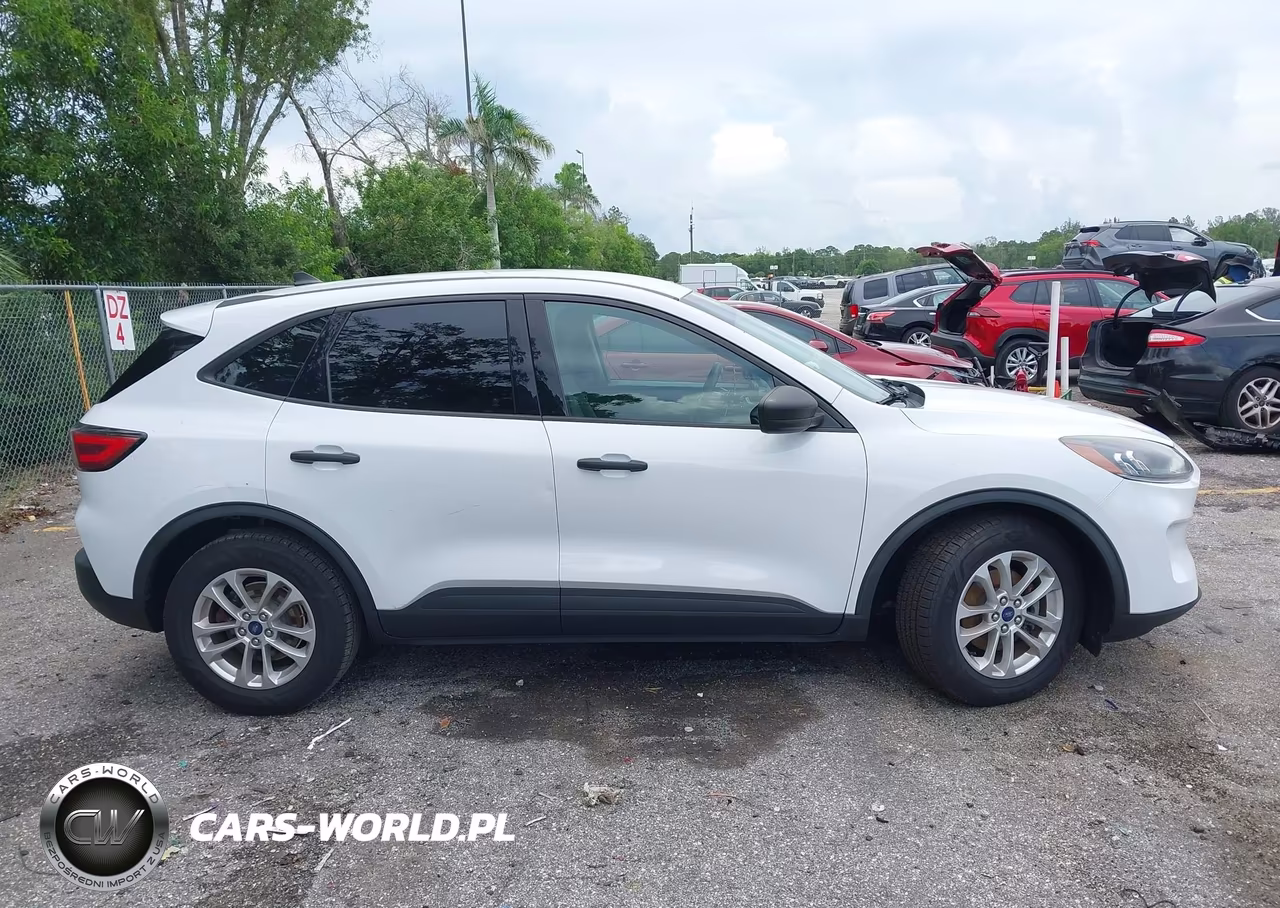 2020 Ford Escape S VIN:1FMCU0F6XLUC14354 - 13