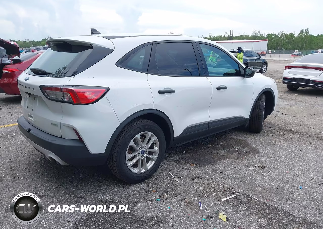 2020 Ford Escape S VIN:1FMCU0F6XLUC14354 - 4