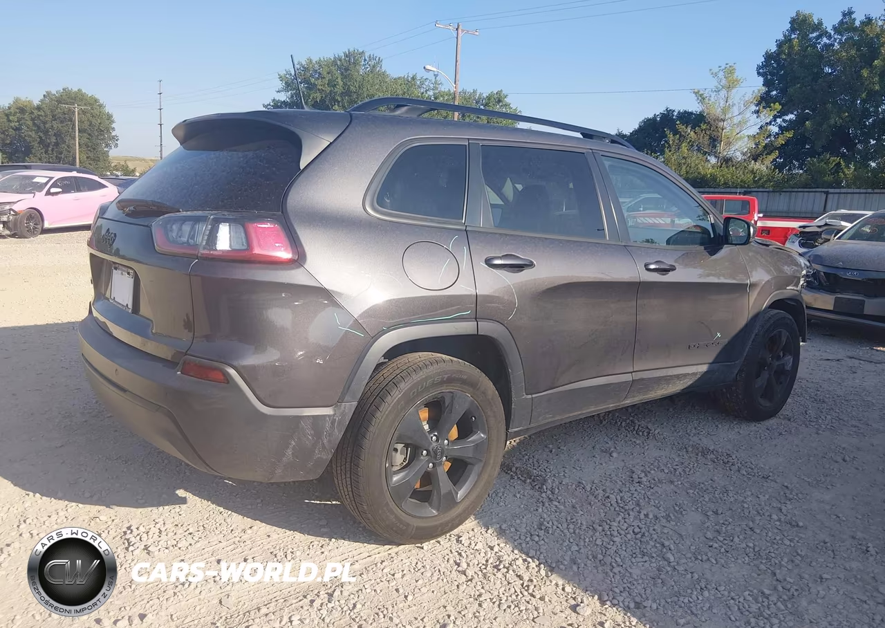 2019 Jeep Cherokee Altitude 4X4 VIN:1C4PJMLB8KD390258 - 4