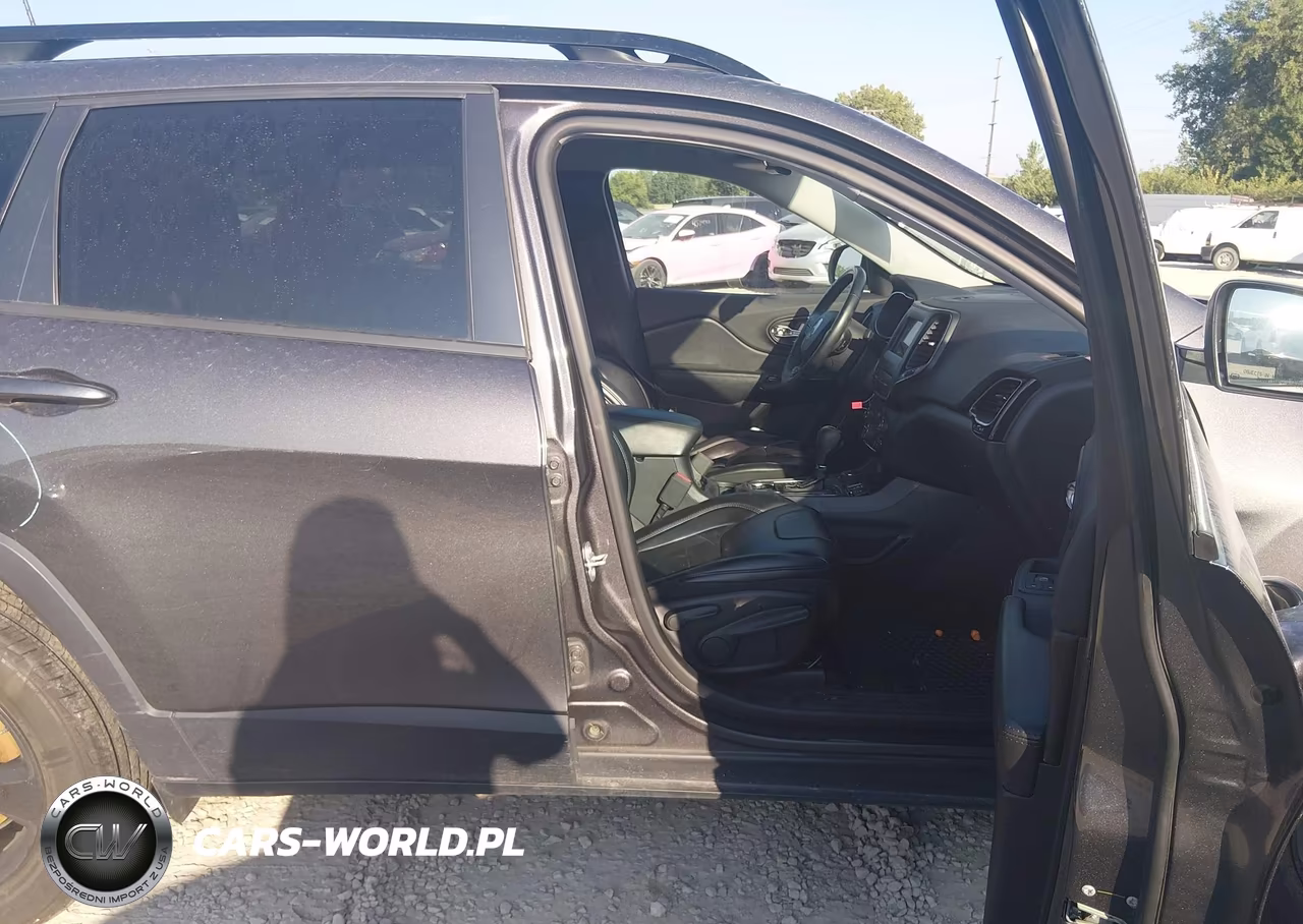 2019 Jeep Cherokee Altitude 4X4 VIN:1C4PJMLB8KD390258 - 5