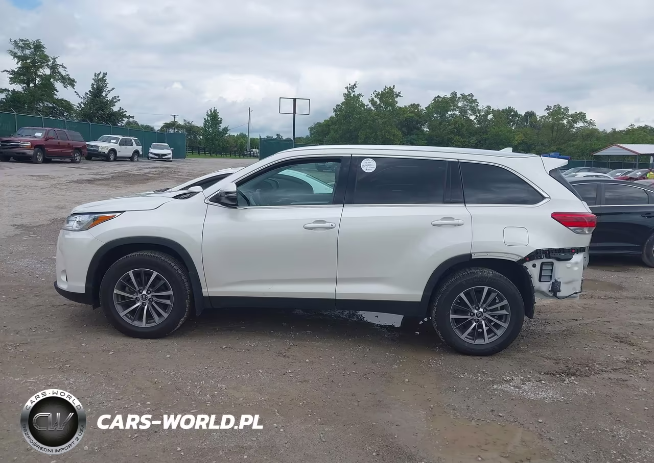 2019 Toyota Highlander Xle VIN:5TDJZRFH3KS617274 - 15