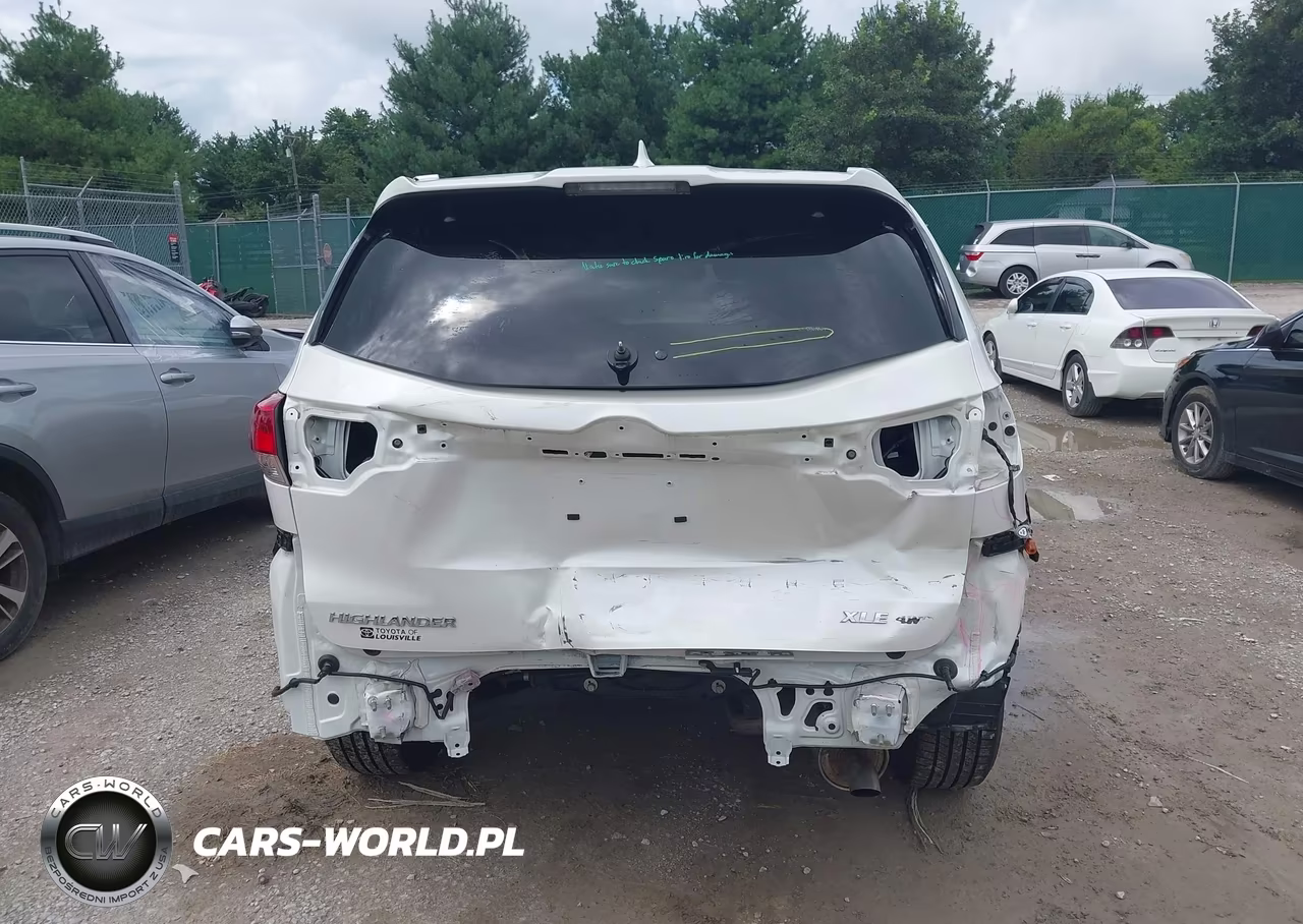 2019 Toyota Highlander Xle VIN:5TDJZRFH3KS617274 - 17