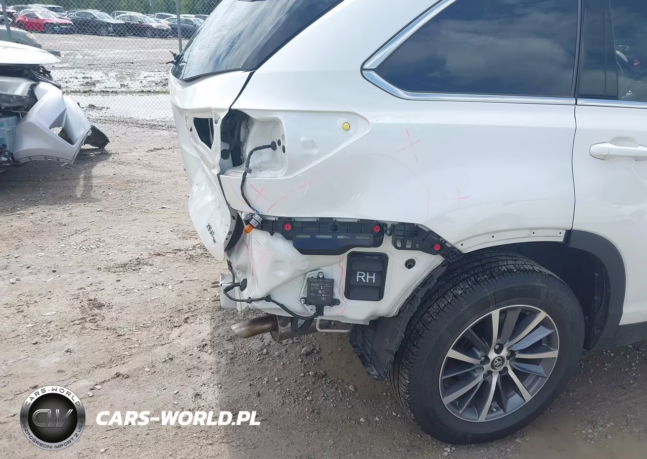2019 Toyota Highlander Xle VIN:5TDJZRFH3KS617274 - 18