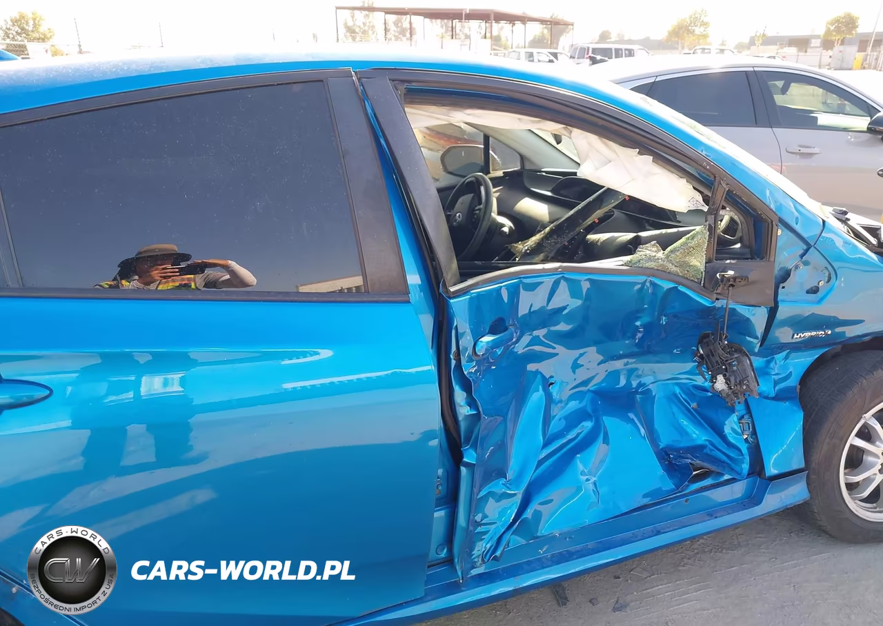 2022 Toyota Prius L VIN:JTDKAMFU1N3155332 - 14