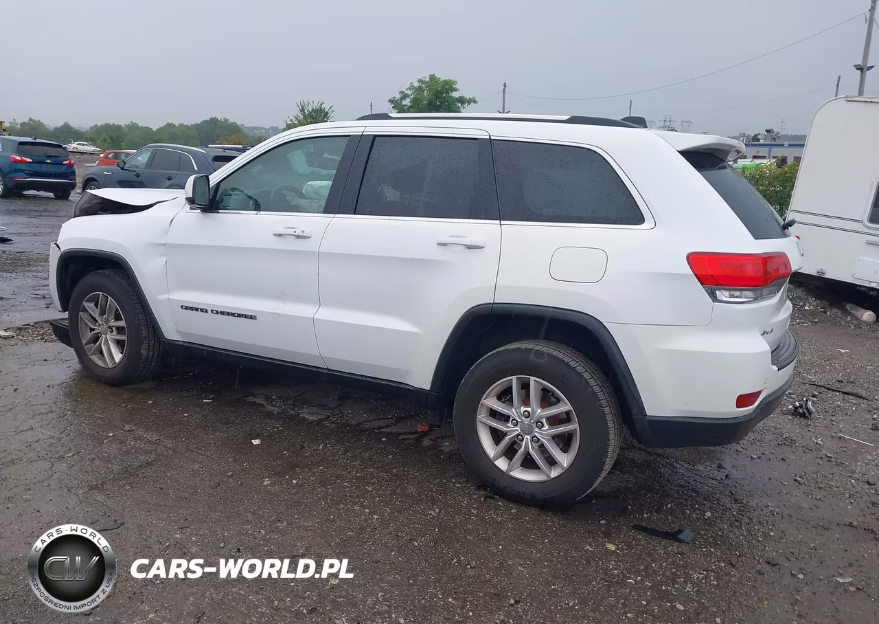 2017 Jeep Grand Cherokee Laredo VIN:1C4RJFAG1HC720467 - 3
