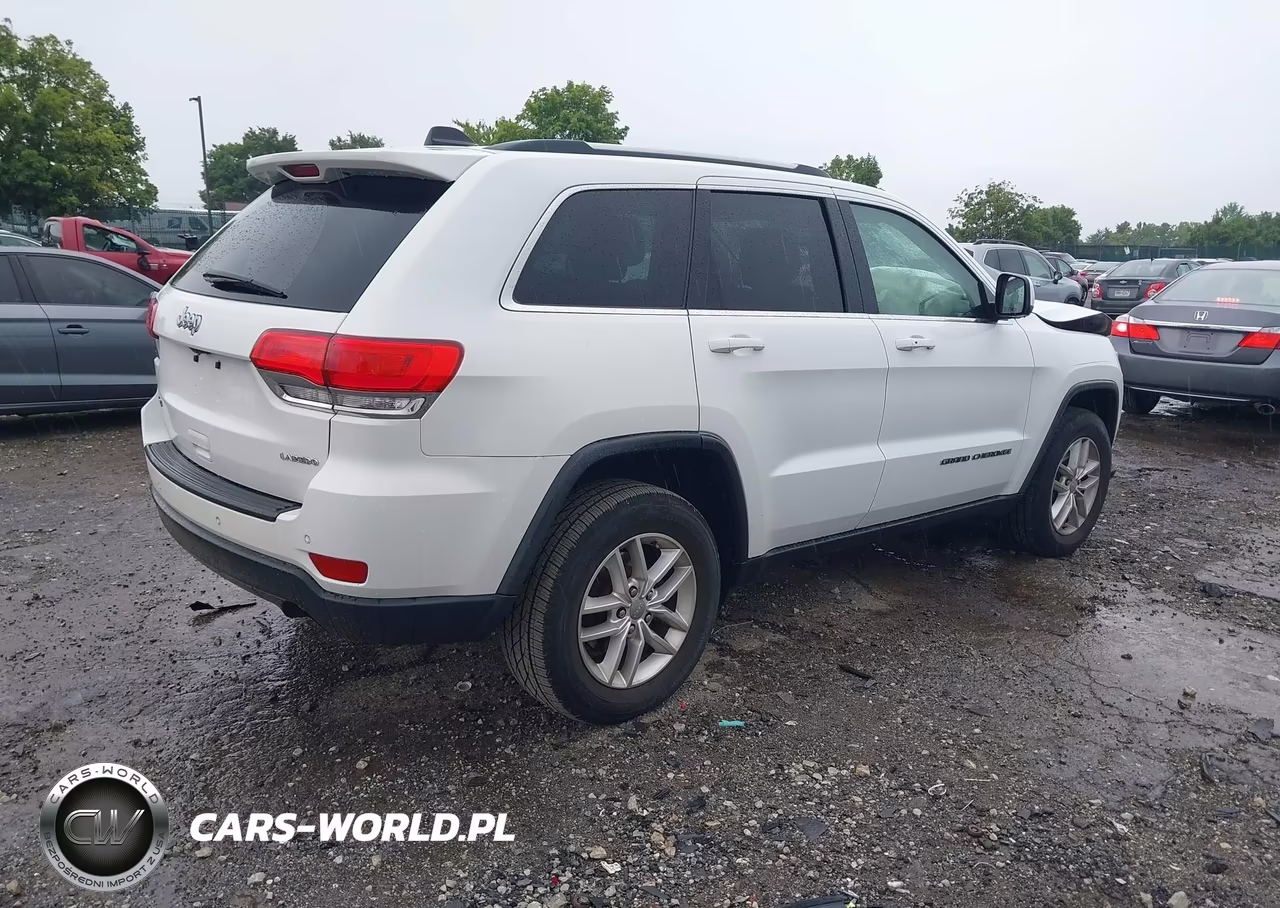 2017 Jeep Grand Cherokee Laredo VIN:1C4RJFAG1HC720467 - 4
