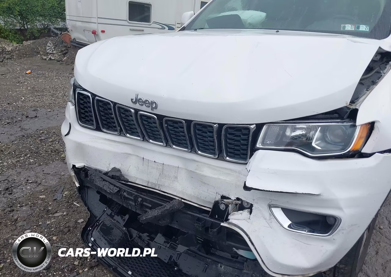 2017 Jeep Grand Cherokee Laredo VIN:1C4RJFAG1HC720467 - 6