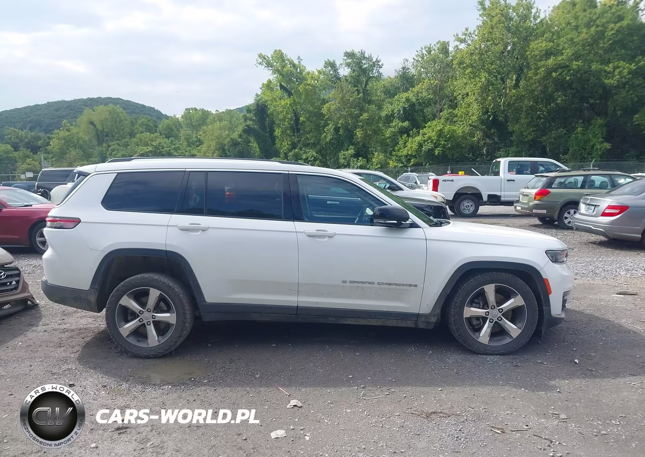 2021 Jeep Grand Cherokee L Limited 4X4 VIN:1C4RJKBG8M8144557 - 13