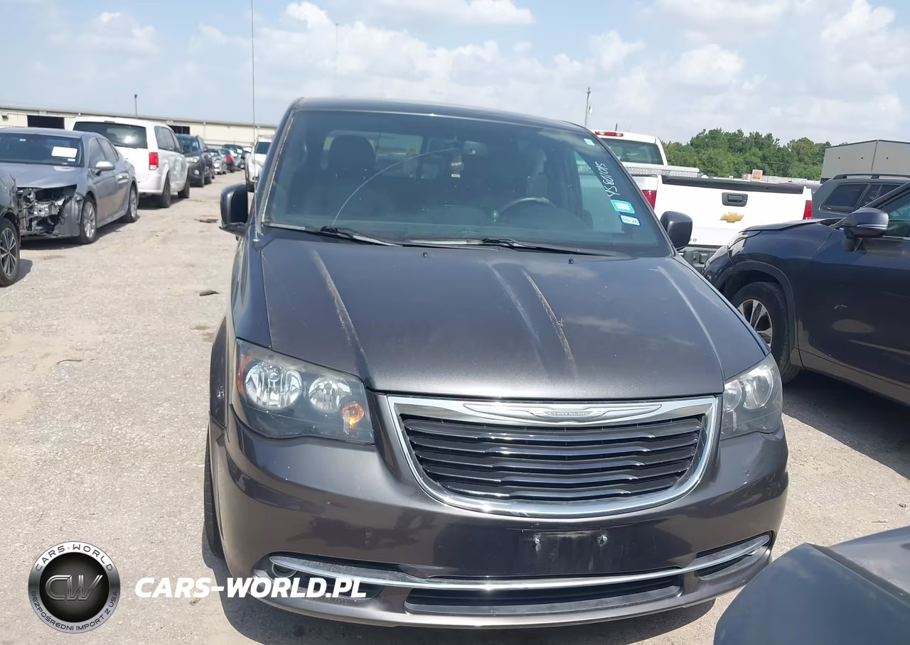 2016 Chrysler Town & Country S VIN:2C4RC1HGXGR215424 - 12