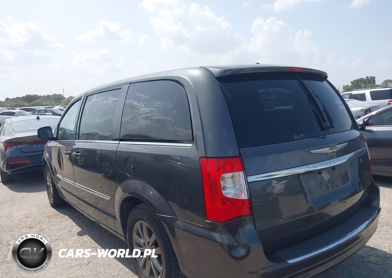 2016 Chrysler Town & Country S VIN:2C4RC1HGXGR215424 - 14