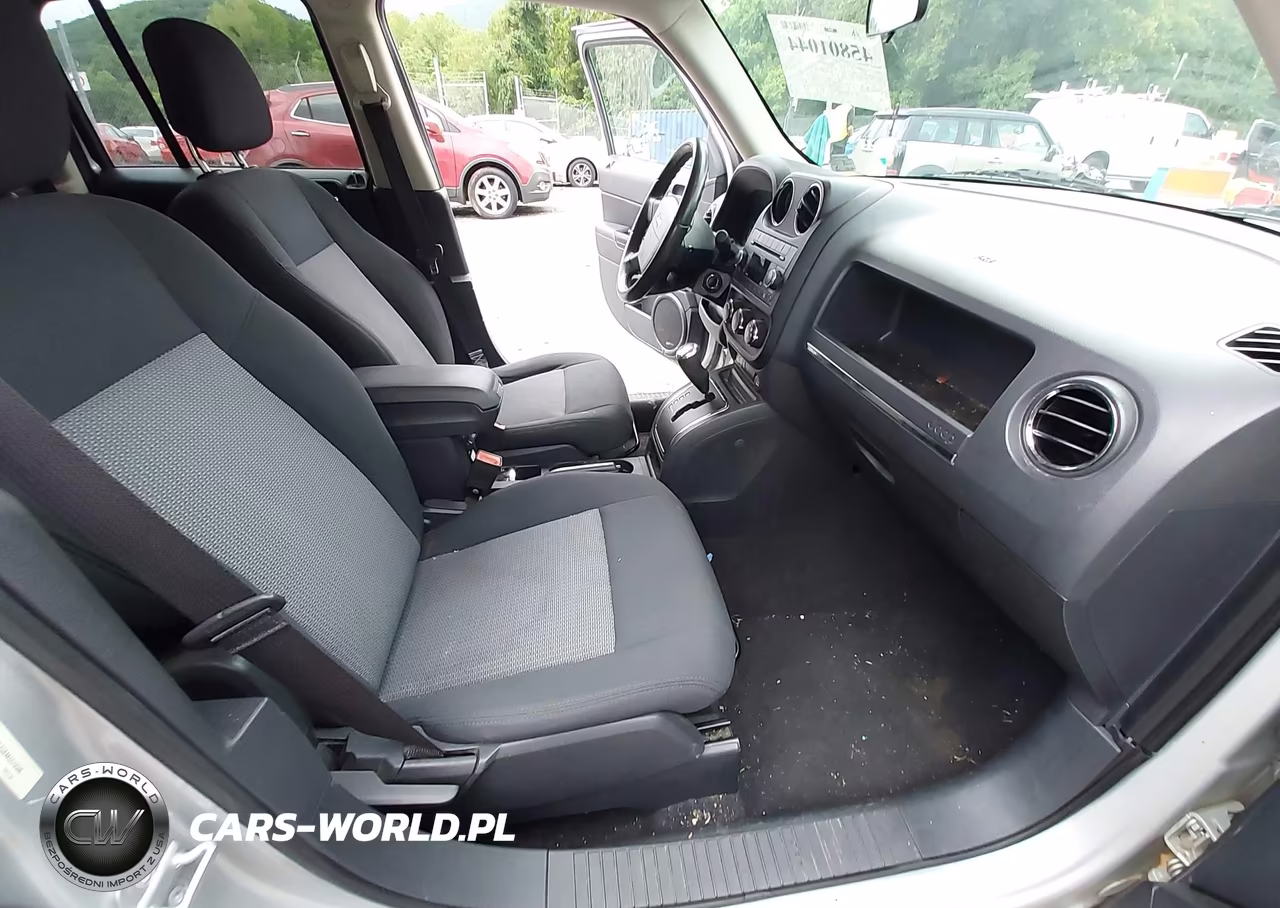 2010 Jeep Patriot Sport VIN:1J4NF2GB4AD512596 - 5