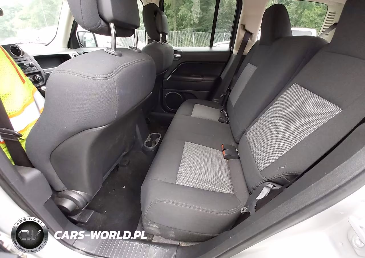 2010 Jeep Patriot Sport VIN:1J4NF2GB4AD512596 - 8