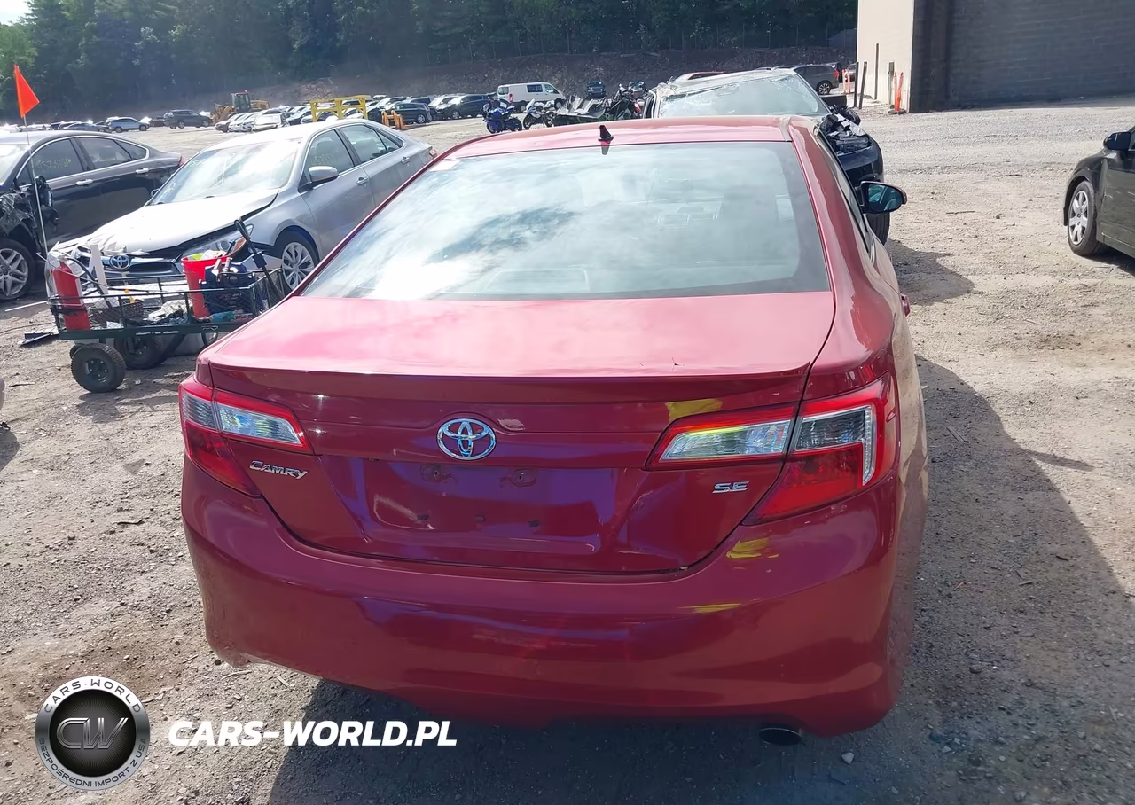 2014 Toyota Camry Se VIN:4T1BF1FK0EU821780 - 16