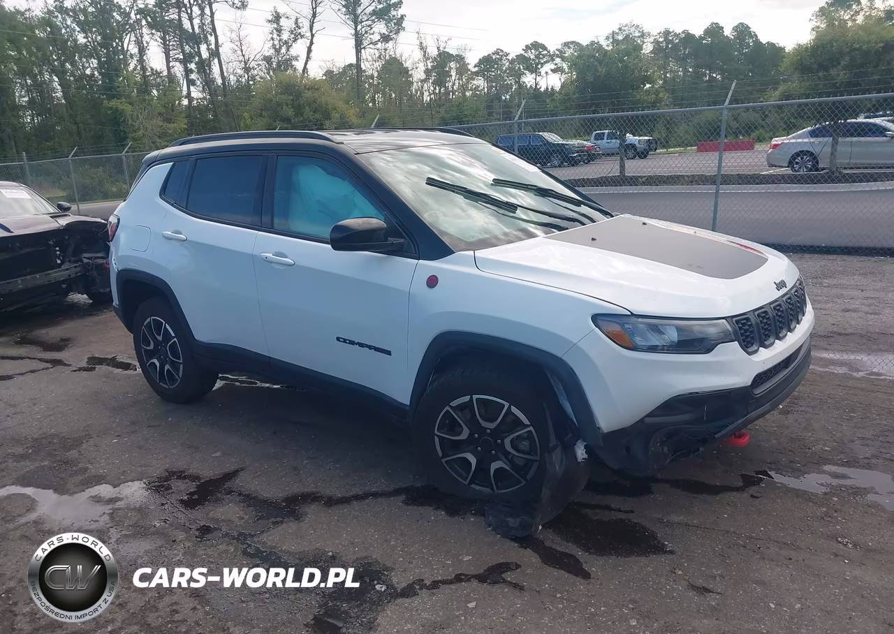 2025 Jeep Compass Trailhawk 4X4 – zdjęcie 1 z 16