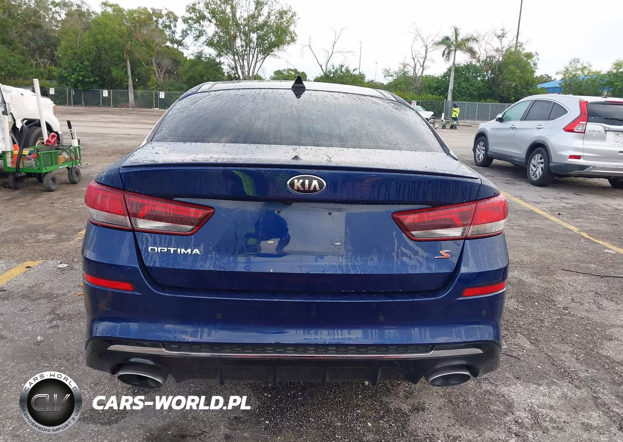 2019 Kia Optima S VIN:5XXGT4L33KG361503 - 16