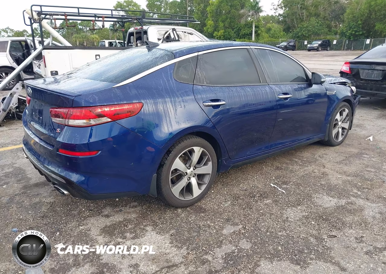 2019 Kia Optima S VIN:5XXGT4L33KG361503 - 4