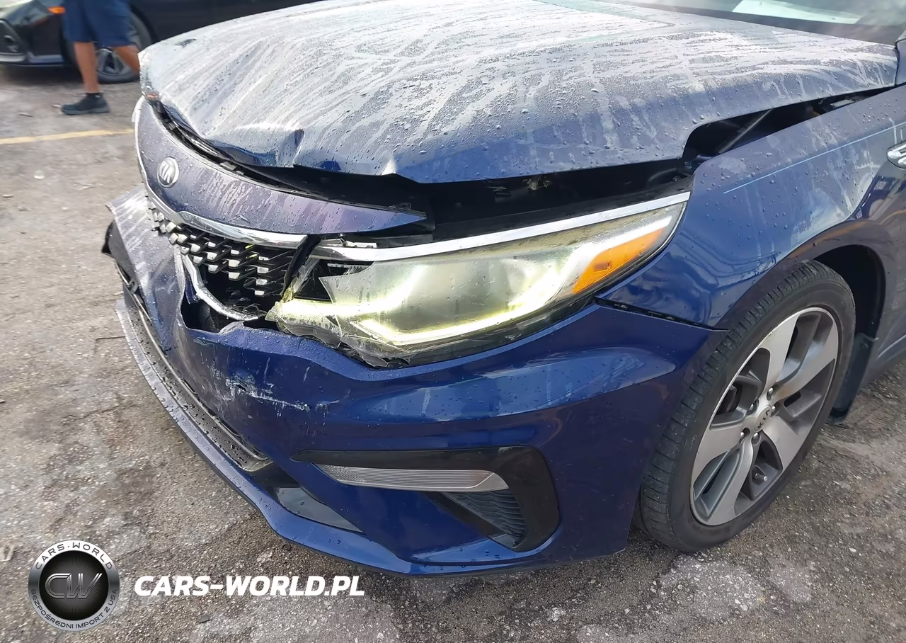 2019 Kia Optima S VIN:5XXGT4L33KG361503 - 6