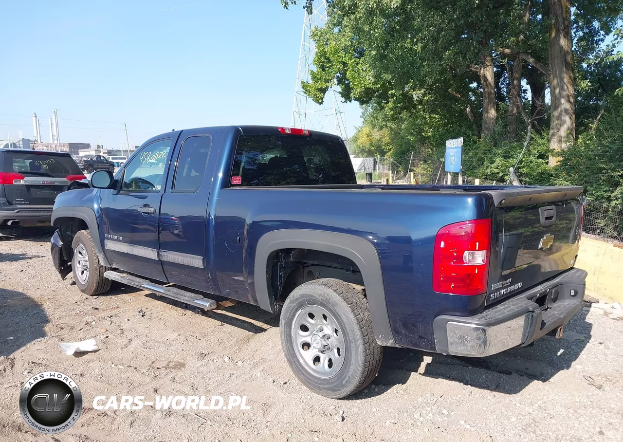 2011 Chevrolet Silverado 1500 Ls VIN:1GCRCREA1BZ303212 - 3