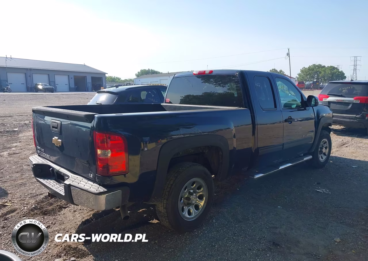 2011 Chevrolet Silverado 1500 Ls VIN:1GCRCREA1BZ303212 - 4
