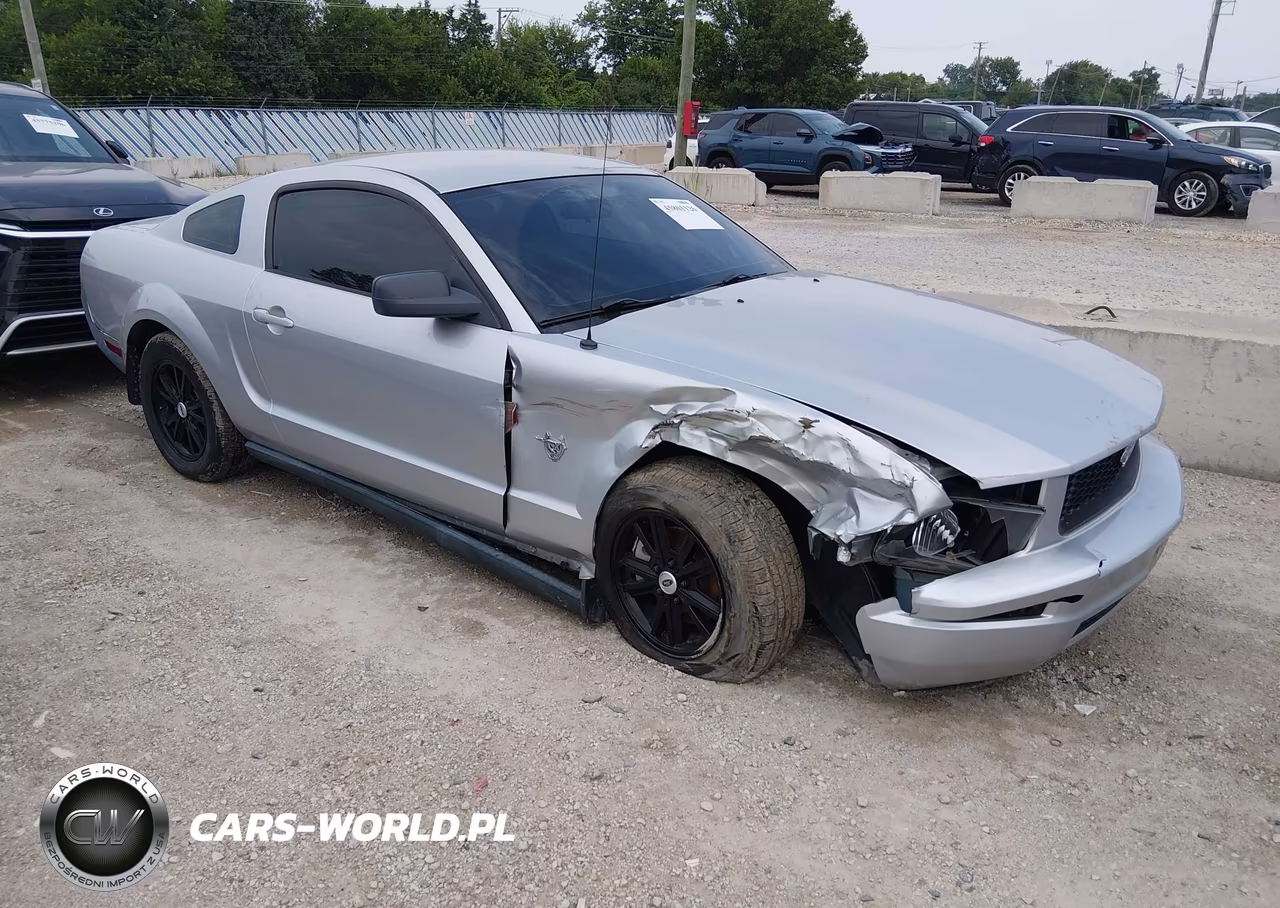 2009 Ford Mustang V6-V6 Premium