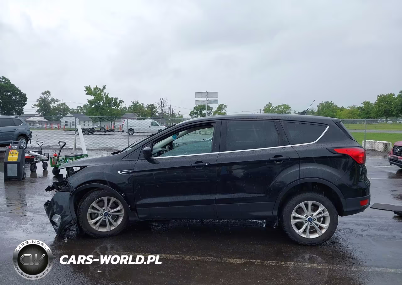2019 Ford Escape Se VIN:1FMCU9GD1KUB44548 - 13