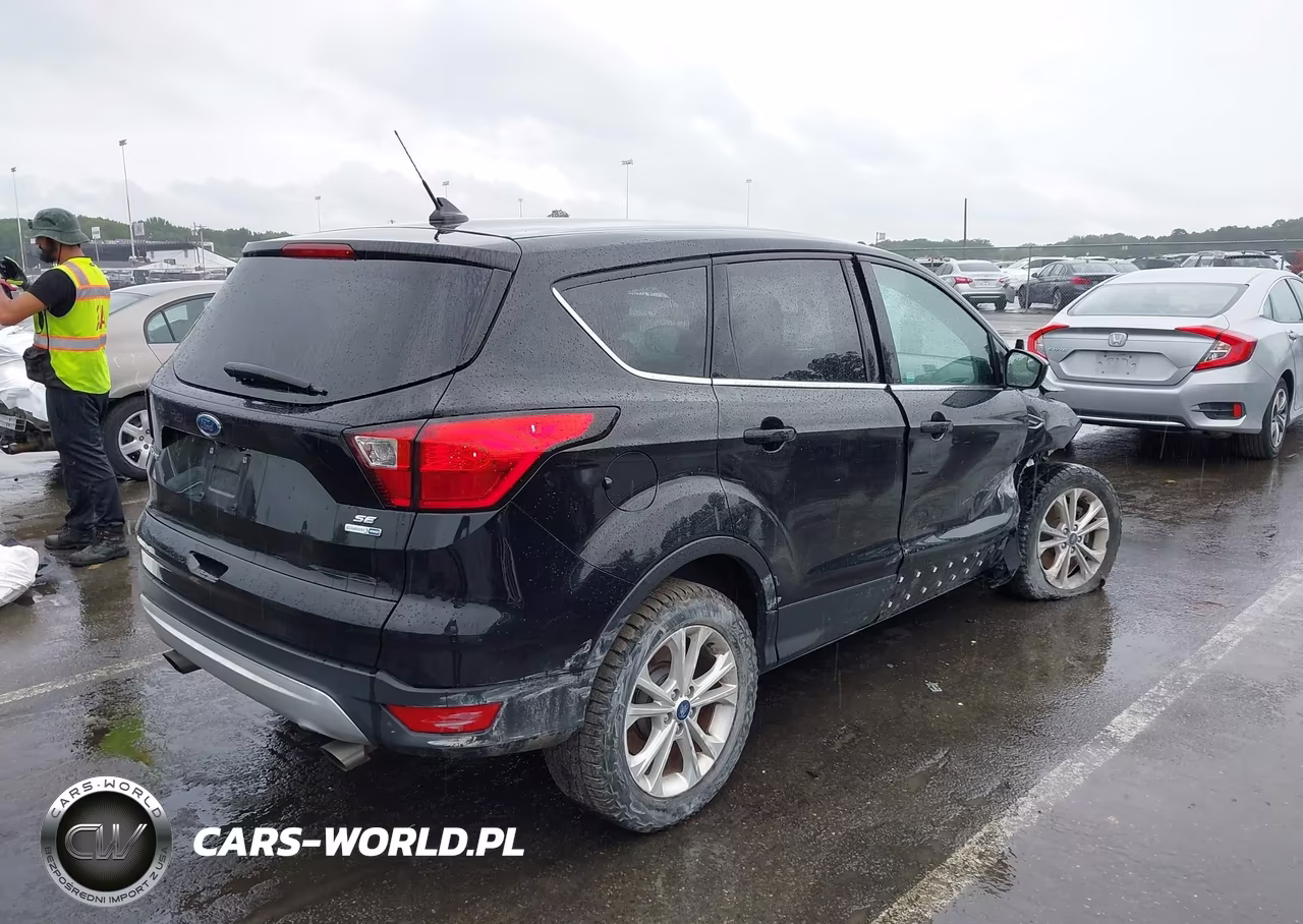 2019 Ford Escape Se VIN:1FMCU9GD1KUB44548 - 4